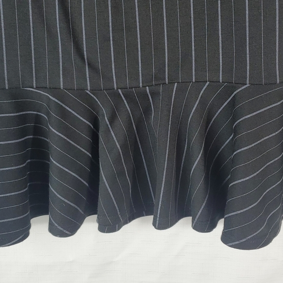 Black and White Striped Flounce Hem Sheath Dress  Size Medium - Picture 4 of 8